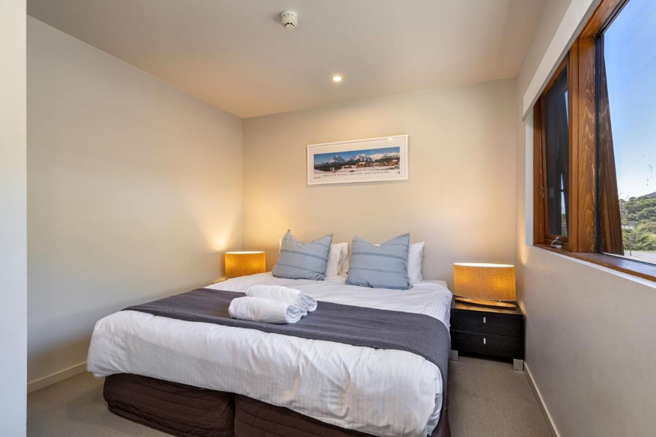 Snow Stream 2 Bedroom And Loft With Gas Fire Balcony And Garage Parking Thredbo Esterno foto